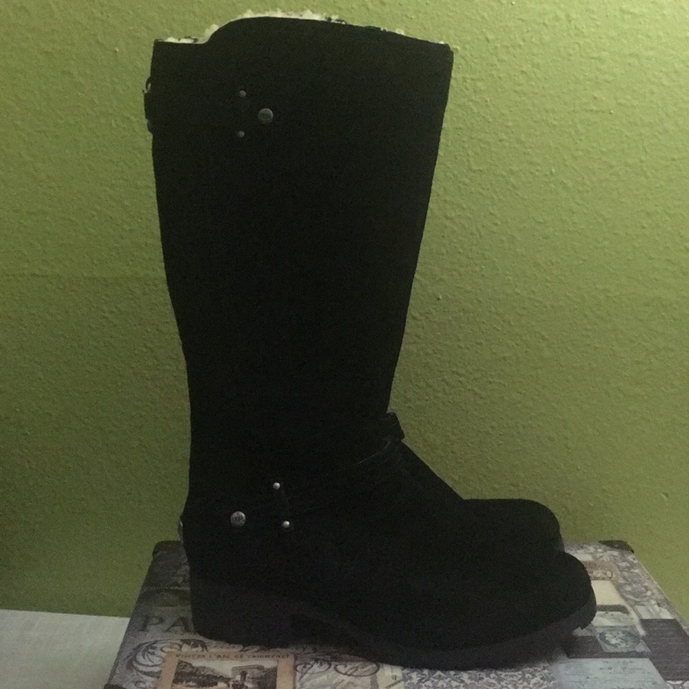 SOLD SOLD UGG Australia boots